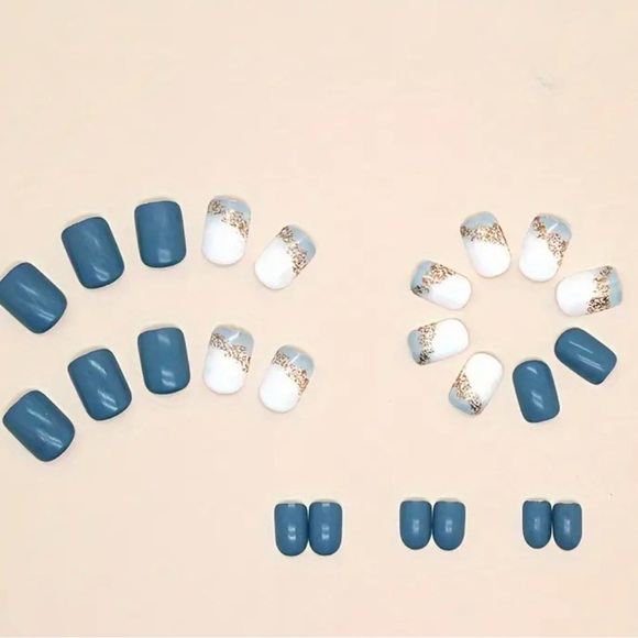 24 Pcs Press On Nails Short Blue Gradient Square Glossy Glue On Nails Glitter - Picture 2 of 4
